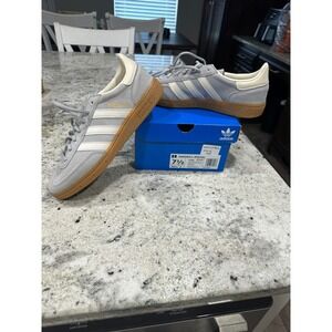 Adidas Handball Spezial Women 7.5 Grey White IF7086 New Suede Gum Sole Sneaker